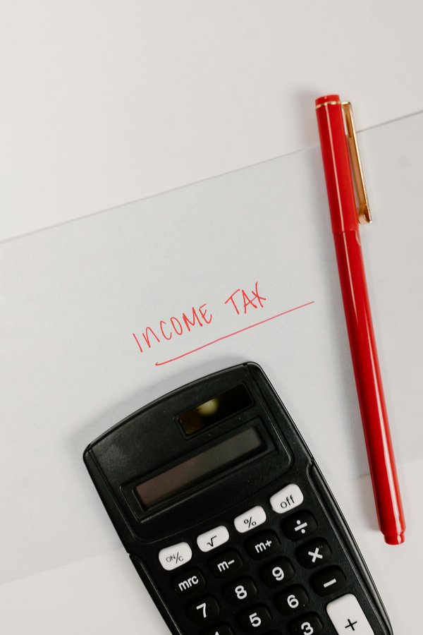 Feuille “income tax” et calculatrice – suivi fiscal au Luxembourg